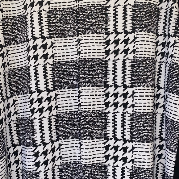 Black plaid Peter Nygard blouse - Picture 7 of 10